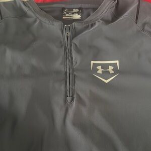 Under Armour Men's Gray Shirt-XL.